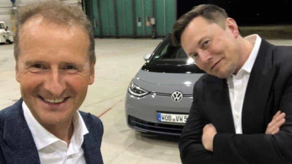 Tesla: Volkswagen divulga vídeo com "test drive" de Elon Musk no ID.3 