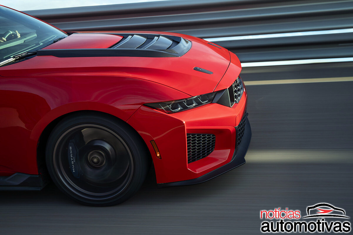 mustang dark horse sc 4