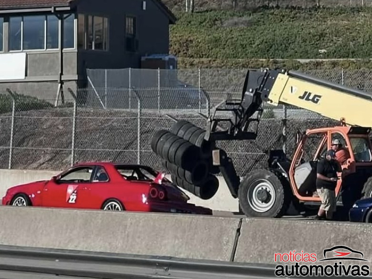 nissan skyline gt r empilhadeira (2)