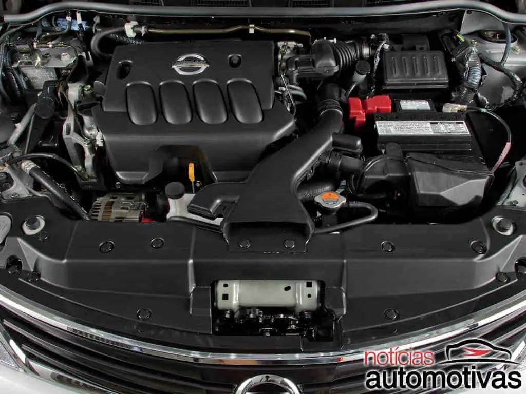 Nissan Tiida: detalhes, motor, versões, desempenho, história 