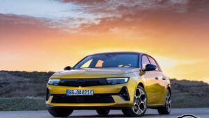 opel-astra-2022-17-300x170 Novo Astra: Opel revela novas imagens do médio alemão