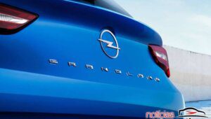 Opel Grandland 2022 adota novo visual com Vizor e visão noturna 