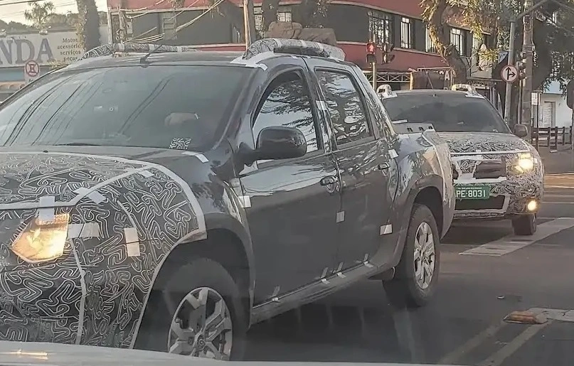 Renault Duster Oroch é flagrado com visual retocado 