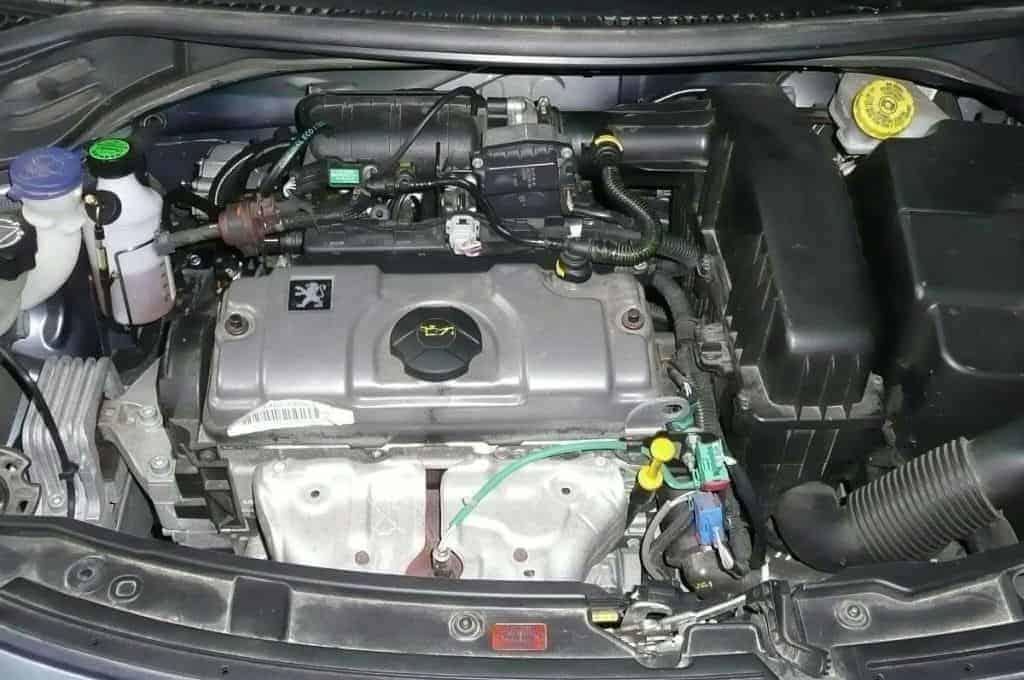 Peugeot 207 Sedan: estilo, motor e detalhes 