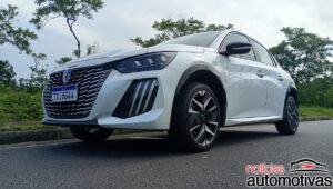 peugeot 208 gt hybrid avaliação na (22)