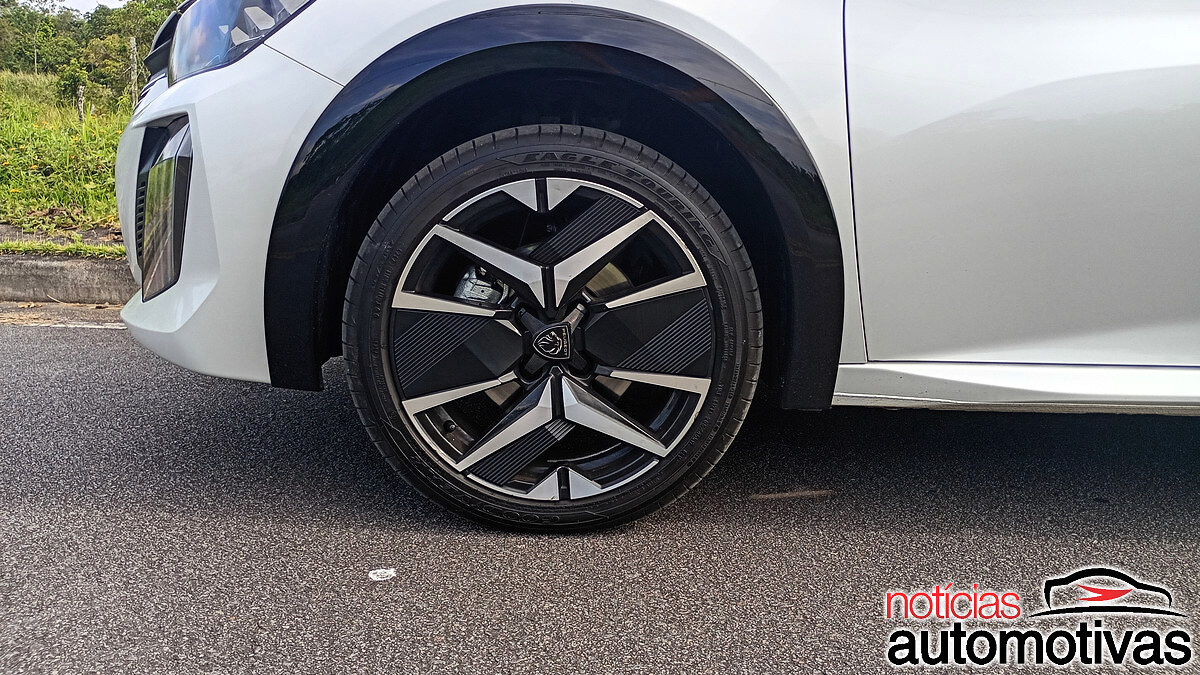 peugeot 208 gt hybrid avaliação na (7)