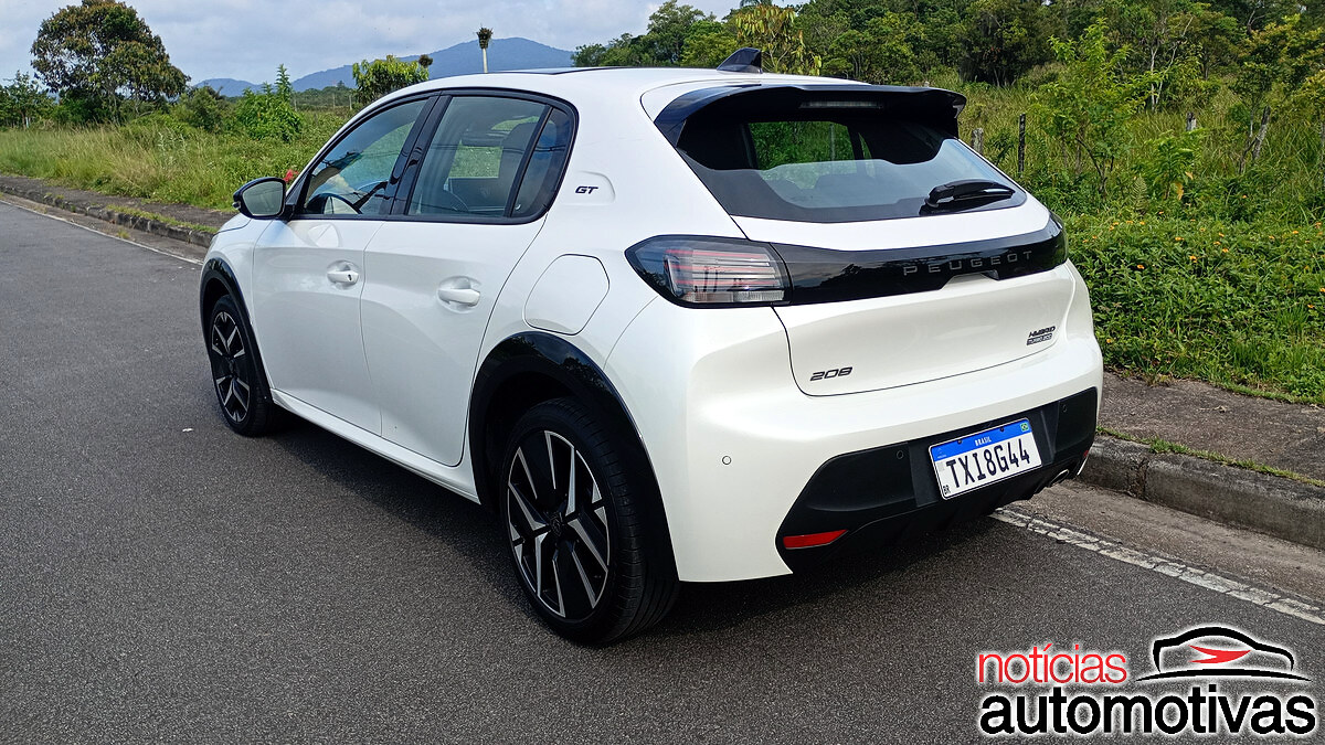 peugeot 208 gt hybrid avaliação na (9)