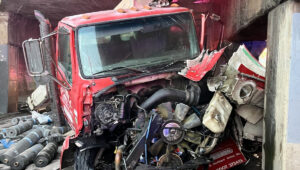 ponte destruidora de caminhoes kansas (2)