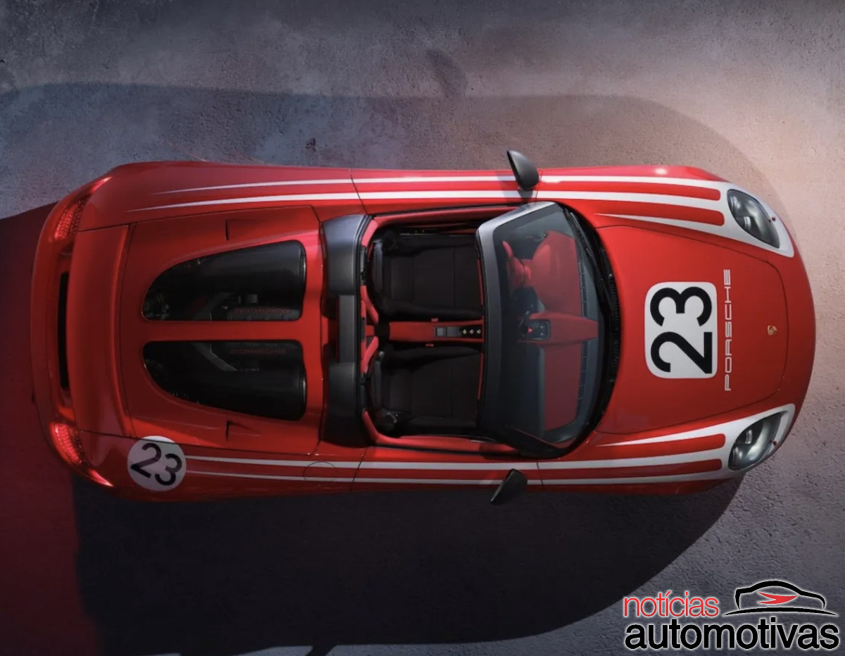 Porsche Carrera GT 2005 é restaurado pela marca a pedido de cliente e renasce com pintura histórica de Le Mans