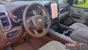 ram 1500 laramie avaliação na (19)