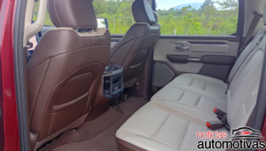 ram 1500 laramie avaliação na (23)