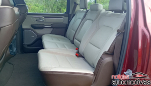 ram 1500 laramie avaliação na (24)