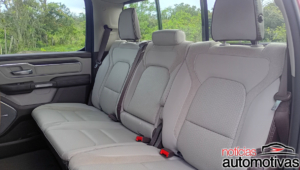 ram 1500 laramie avaliação na (25)