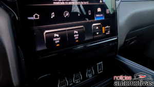 ram 1500 laramie avaliação na (31)