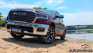 ram 1500 laramie avaliação na (4)