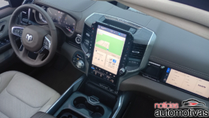 ram 1500 laramie avaliação na (41)