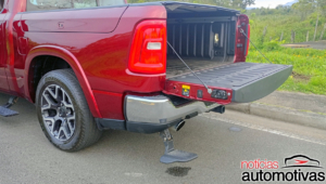 ram 1500 laramie avaliação na (44)