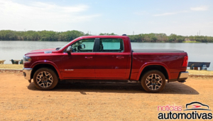 ram 1500 laramie avaliação na (7)