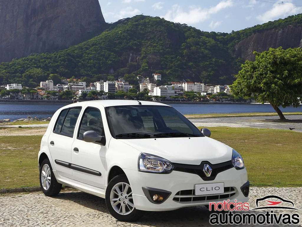 renault-clio-2016  Carros completos até R$ 25 mil