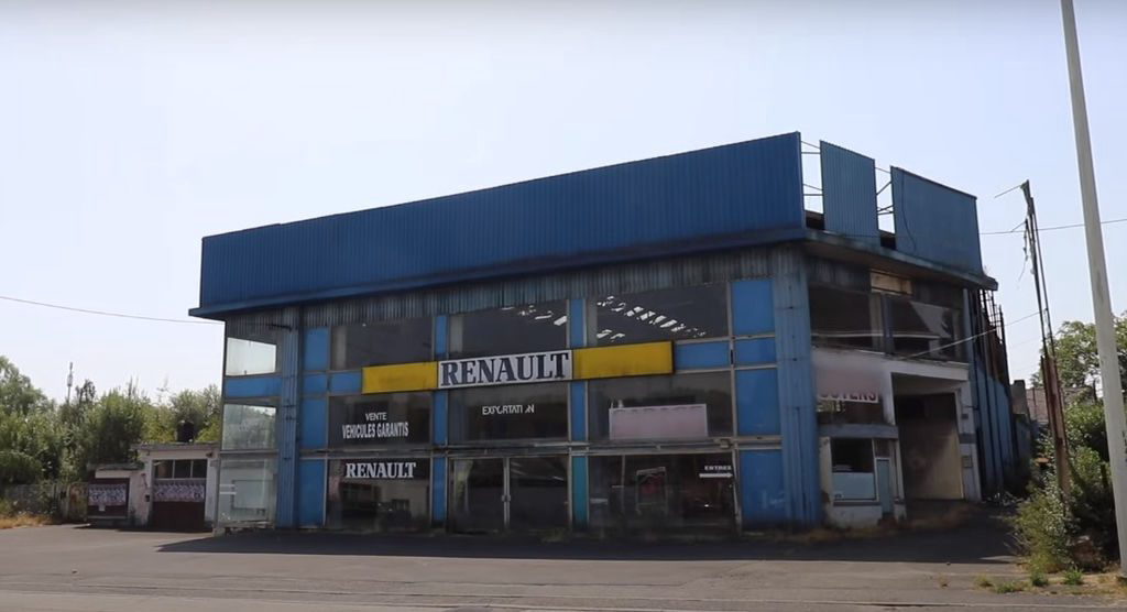 renault-concessionaria-abandonada-1 Bélgica: revenda Renault abandonada guarda um mistério (vídeo)