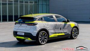 Renault Megane E-Tech tem imagens reveladas e alcance de 450 km 