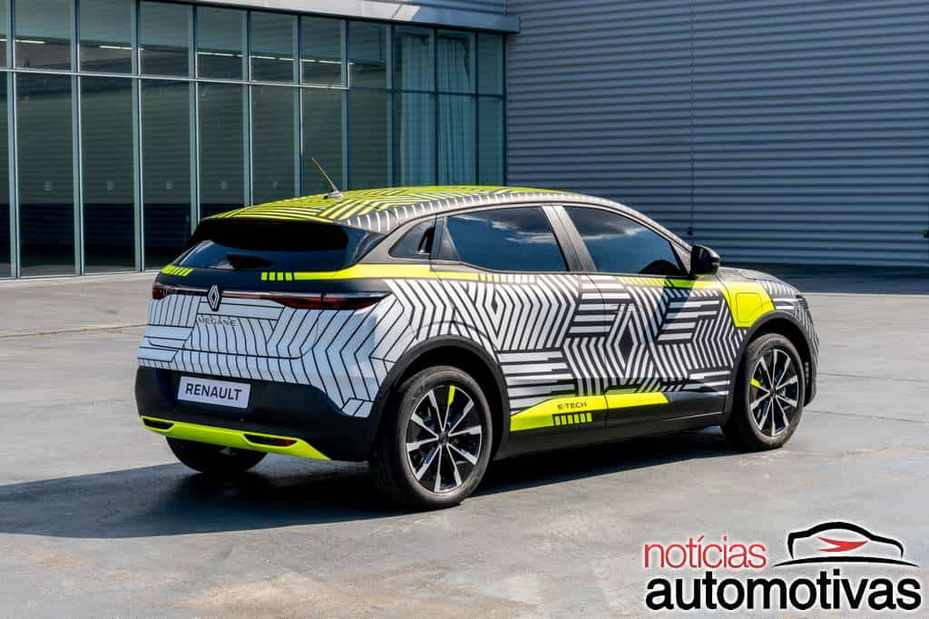 Renault Megane E-Tech tem imagens reveladas e alcance de 450 km 