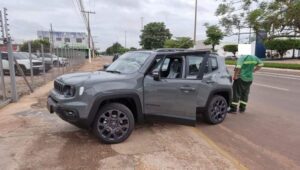 Jeep Renegade T270 Flex 4x4 aparece em desembarque nas revendas 