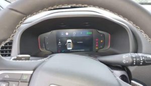 Jeep Renegade T270 Flex 4x4 aparece em desembarque nas revendas 