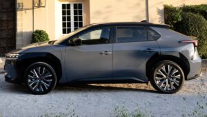 subaru solterra 2026 (1)