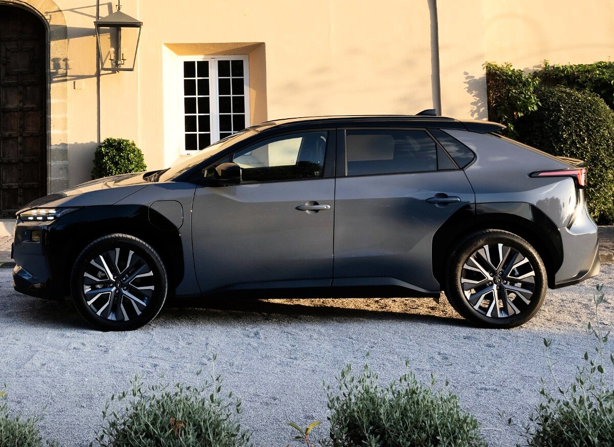 Novo SUV elétrico Subaru Solterra é mais rápido que o lendário WRX STI, e bate todos os Subarus a combustão