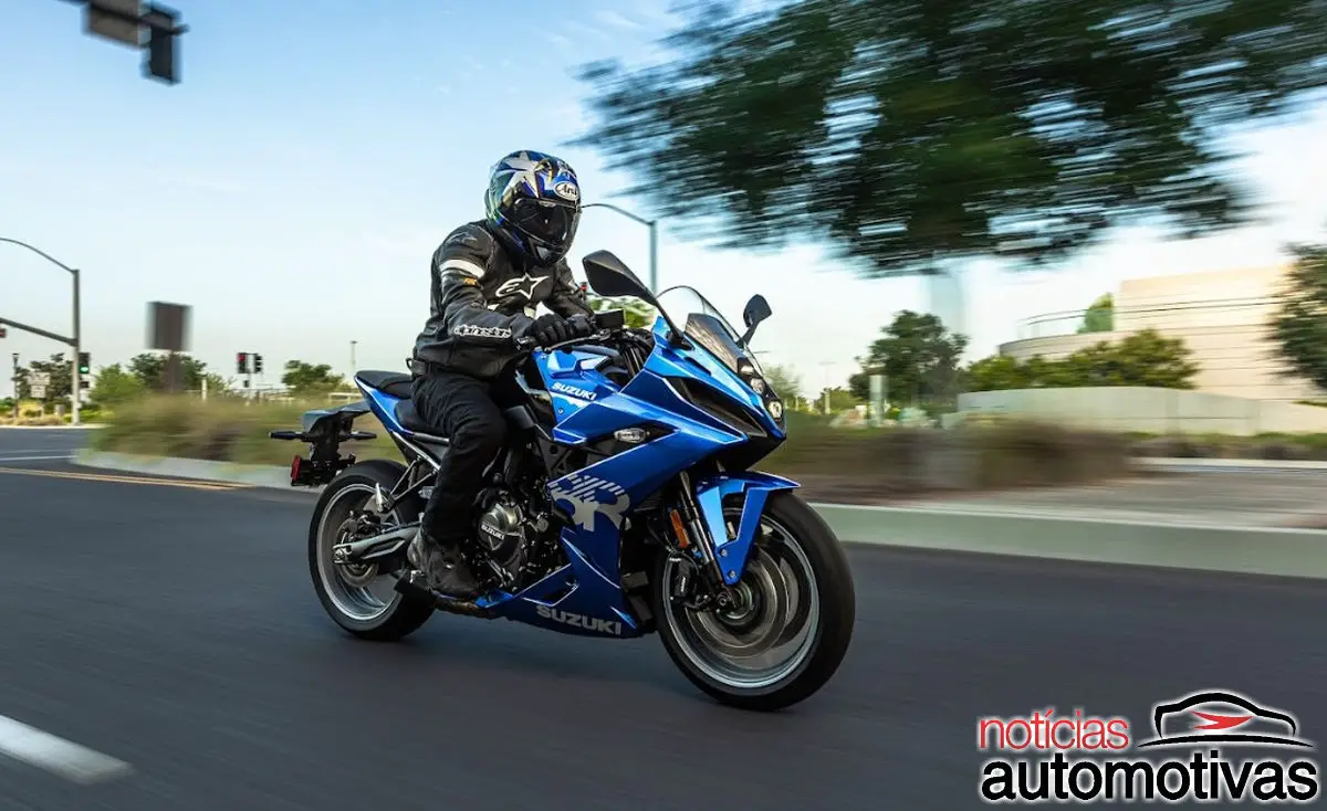 suzuki gsx 8r 3