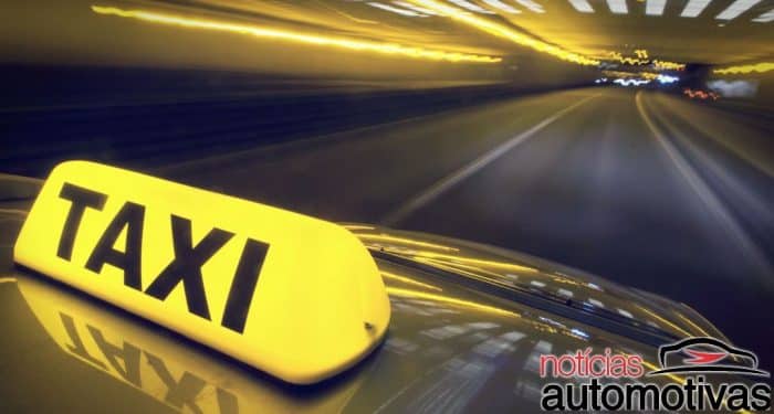 São Paulo: Preço do alvará de táxi cai e comércio é liberado 