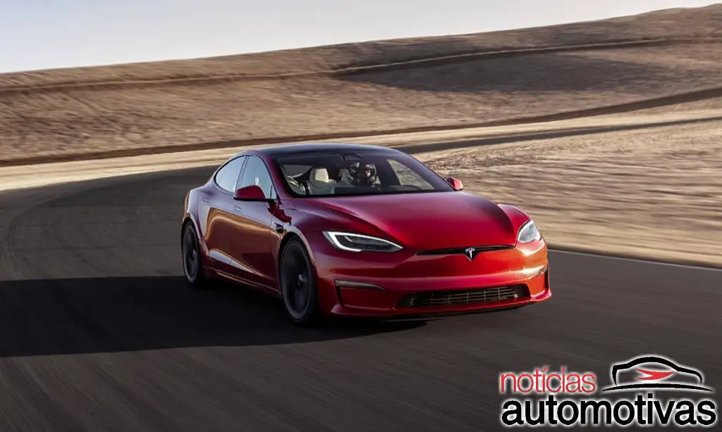 Tesla Model S Plaid 2022 voa até 96 km/h em menos de 2 segundos 