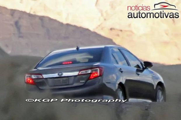 toyota camry 2012 hybrid flagra comercial 3 Este é o novo Toyota Camry 2012
