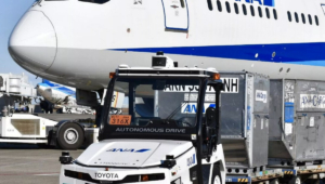 toyota carro autonomo rebocador de aviao (1)