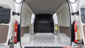 toyota hiace furgão 7