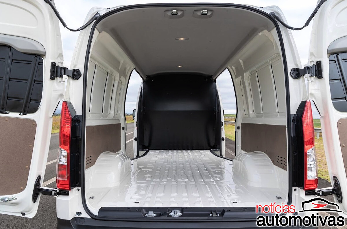 toyota hiace furgão 7