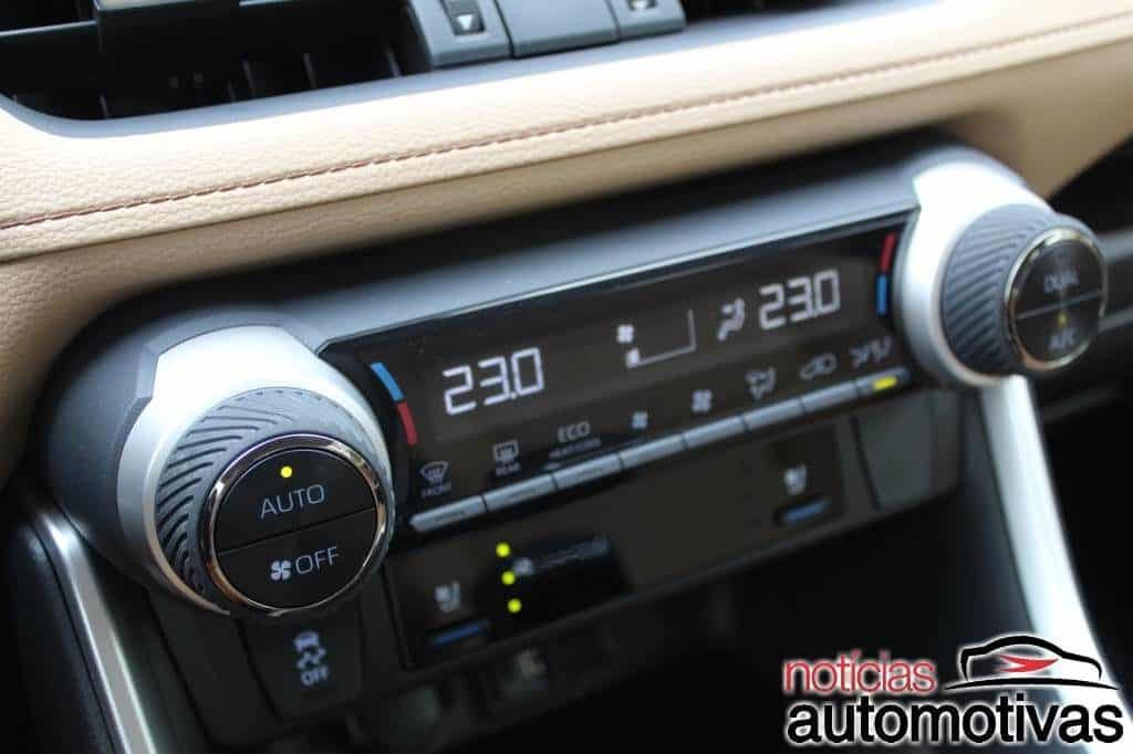 Toyota RAV4 SX Hybrid 2020 tem consumo baixo e muito conforto 