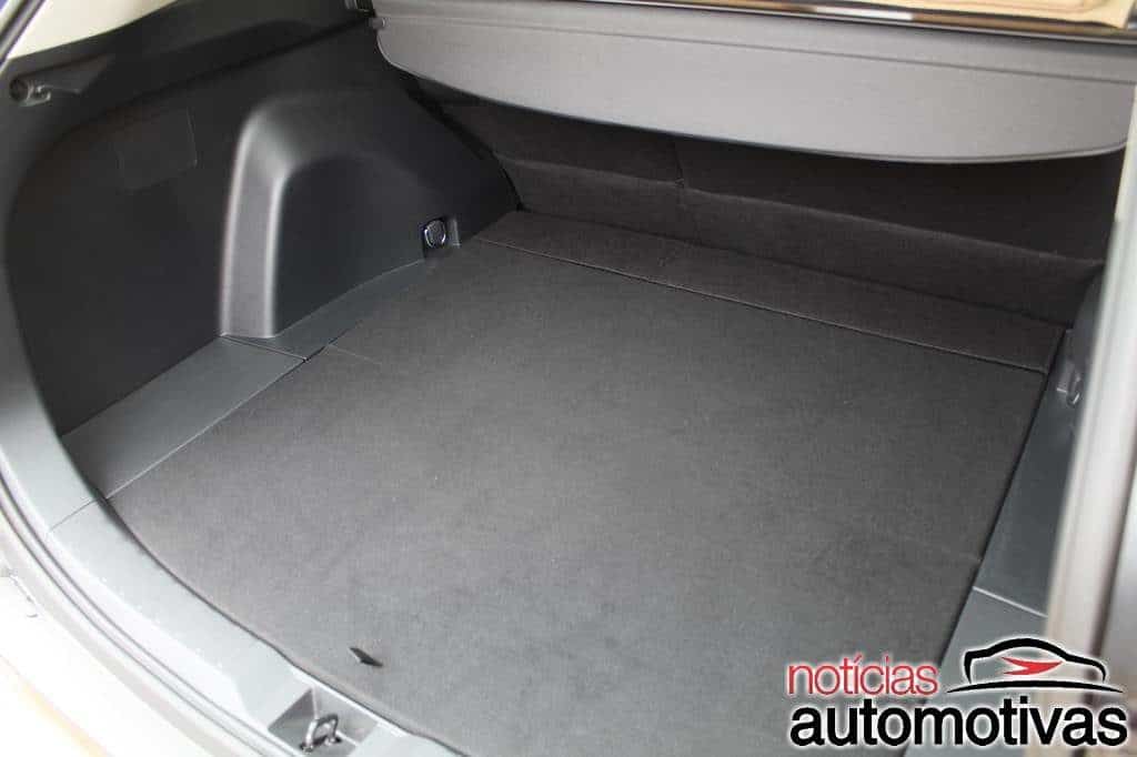 Toyota RAV4 SX Hybrid 2020 tem consumo baixo e muito conforto 