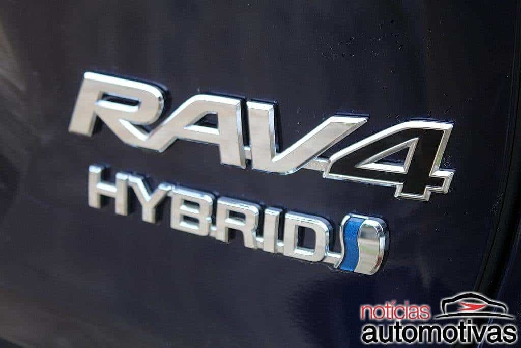 Toyota RAV4 SX Hybrid 2020 tem consumo baixo e muito conforto 