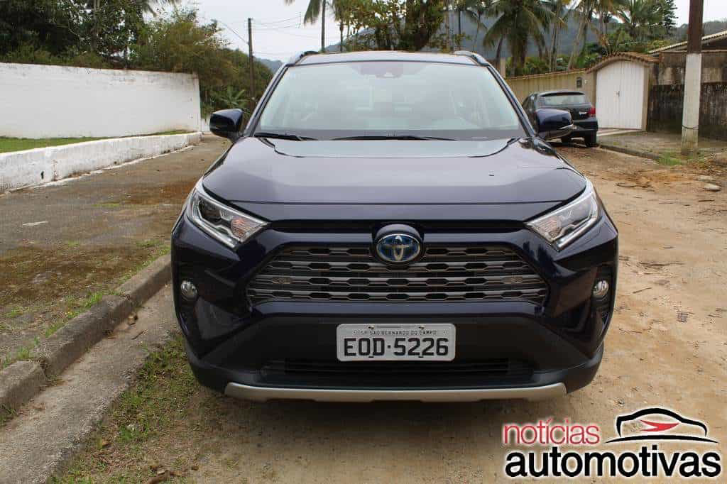 Toyota RAV4 SX Hybrid 2020 tem consumo baixo e muito conforto 