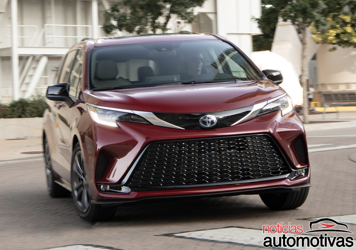 toyota sienna (2) toyota sienna (2)