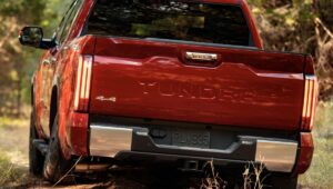 toyota tundra 2022 a 2025 (1)