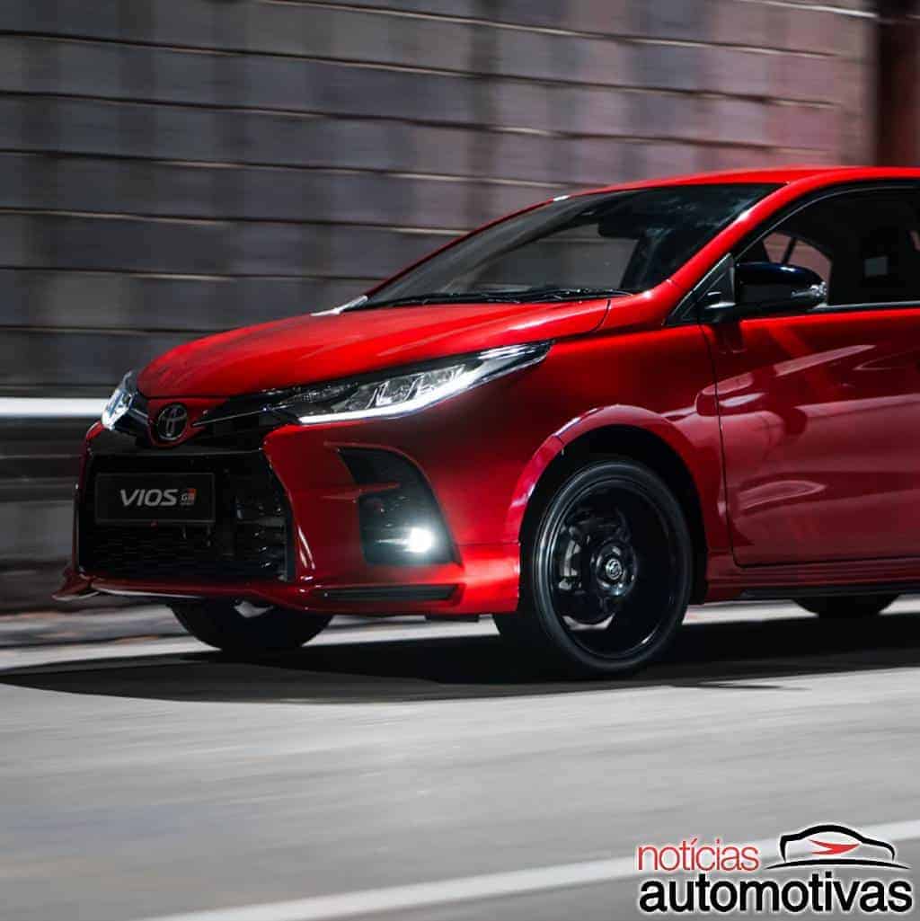 Toyota Yaris Sedan GR-S surge com visual esportivo e 10 marchas 