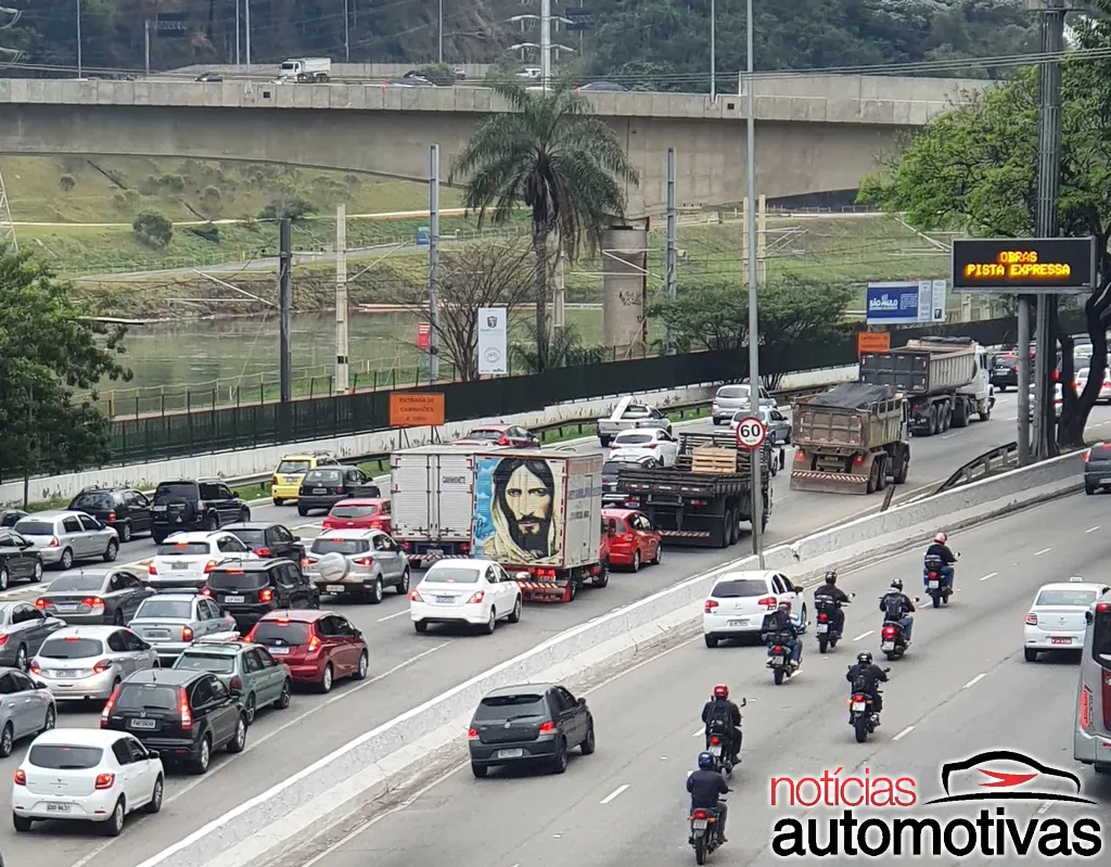 São Paulo reduz ICMS para usados, carros elétricos e híbridos 