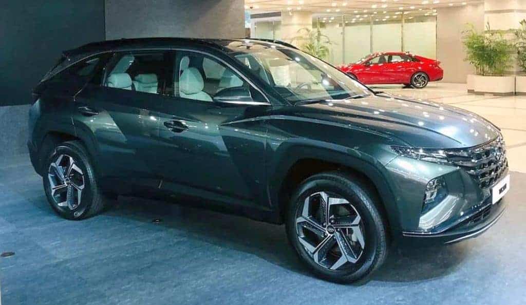 Novo Tucson exibe seu estilo exótico em ruas e shopping na Coreia 