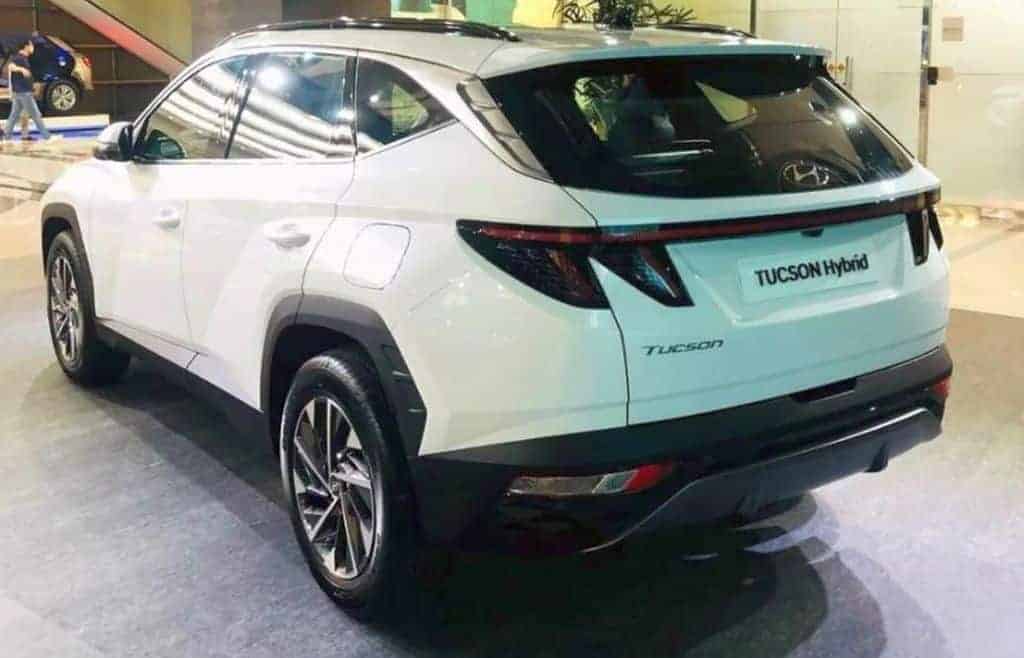 Novo Tucson exibe seu estilo exótico em ruas e shopping na Coreia 