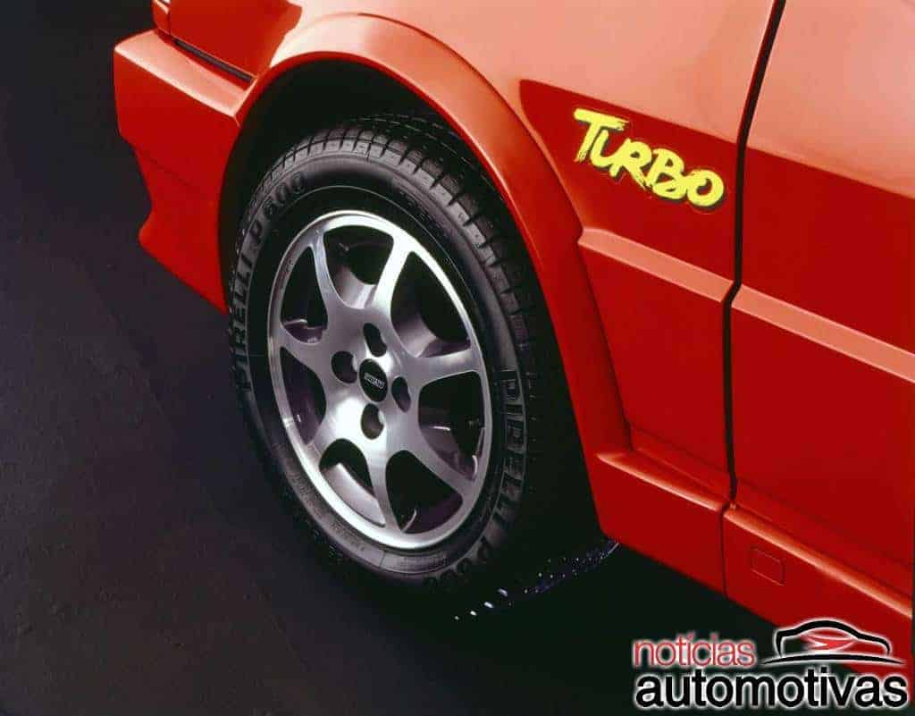 Uno Turbo: história, motor, desempenho, equipamentos (e detalhes) 