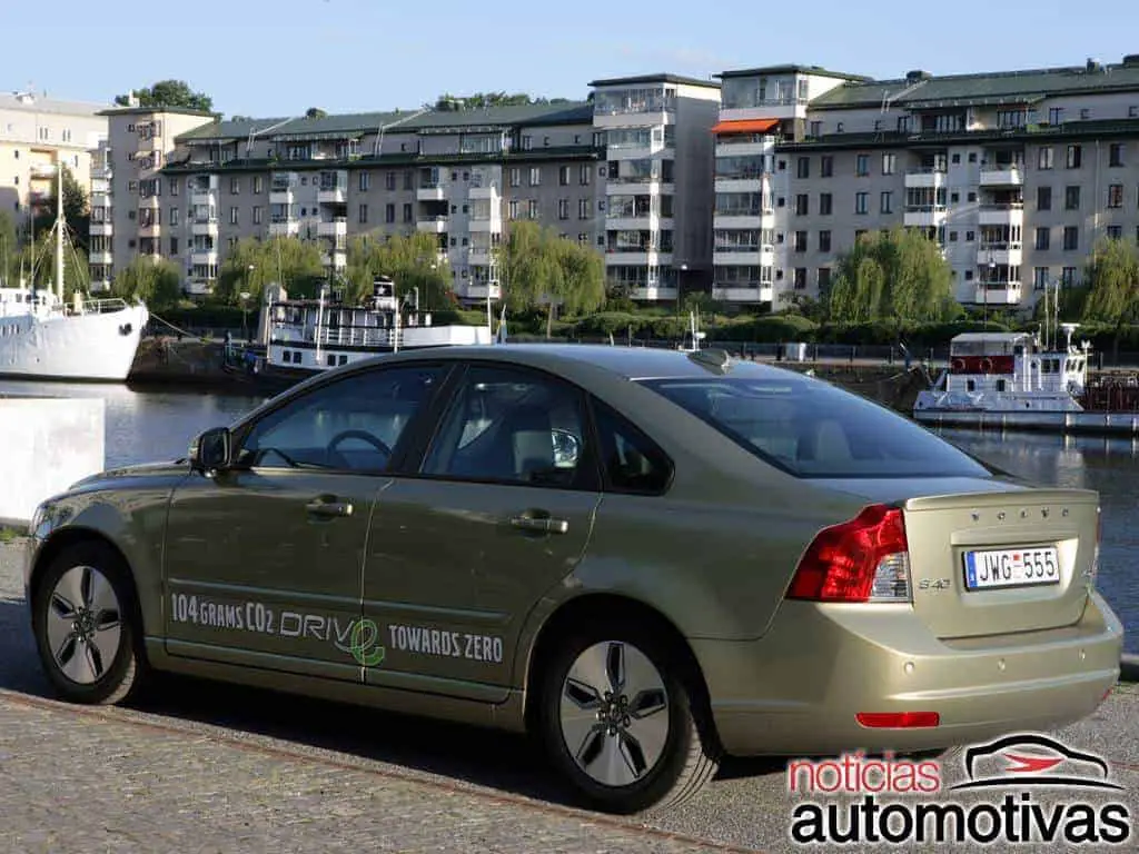 Volvo S40: tudo sobre o sedã médio vendido no Brasil em 2 gerações 