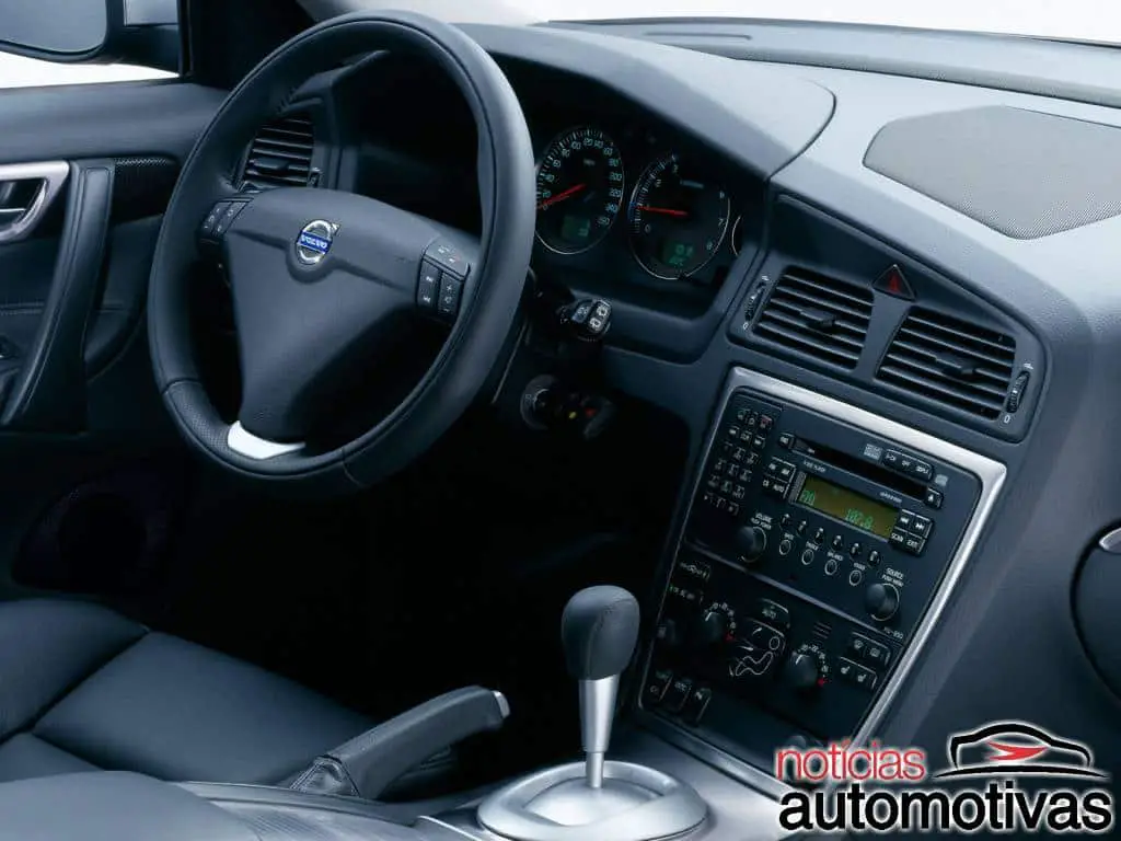 Volvo S60: história, gerações, motores, equipamentos (detalhes) 